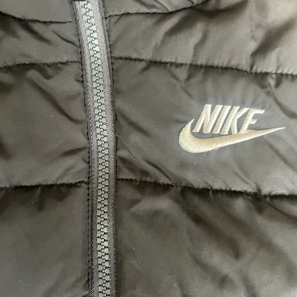 Nike Kids Jacket Vest - Picture 6 of 8